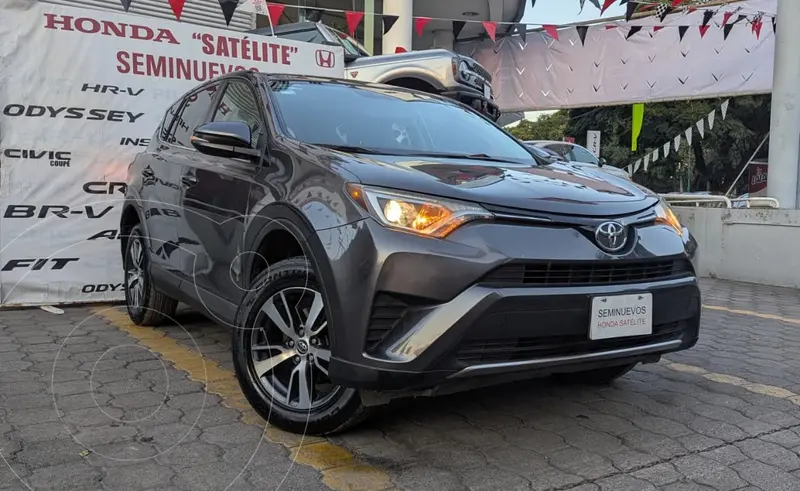 Foto Toyota RAV4 XLE 4WD usado (2016) color Gris precio $299,900