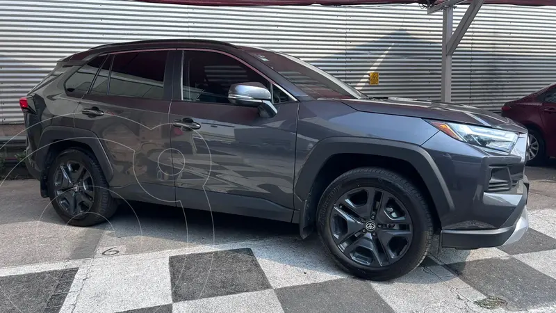Foto Toyota RAV4 Adventure usado (2024) color Gris precio $650,000