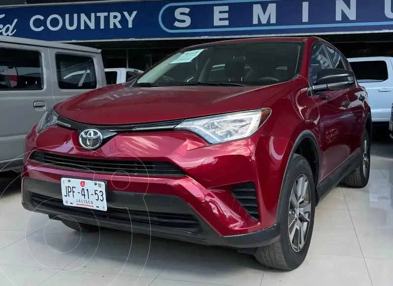 Foto Toyota RAV4 LE usado (2018) color Rojo precio $349,000