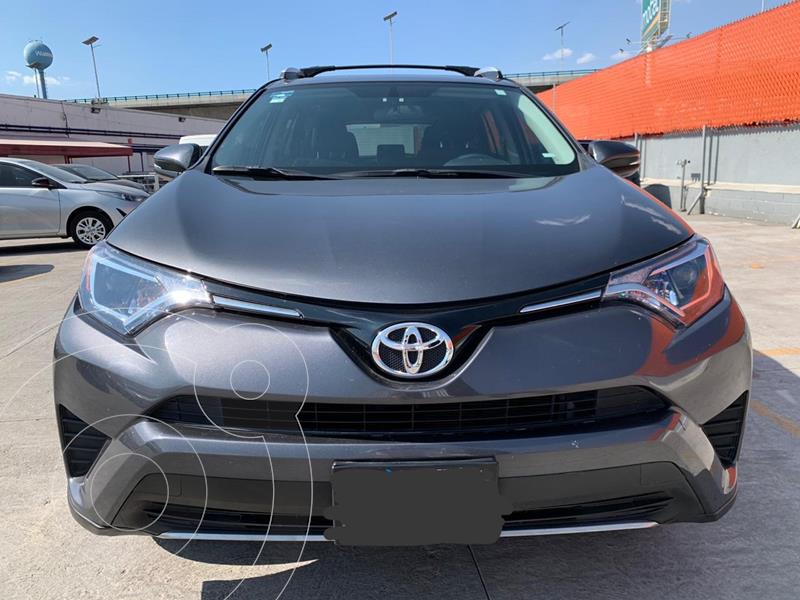 Toyota RAV4 XLE usado (2017) color Gris Oscuro precio $339,000