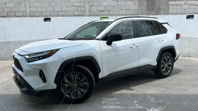 Foto Toyota RAV4 XLE usado (2022) color Blanco financiado en mensualidades(enganche $103,180 mensualidades desde $10,179)