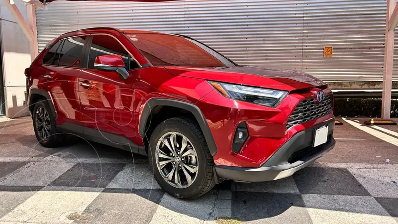 Foto Toyota RAV4 Limited usado (2023) color Rojo precio $640,000