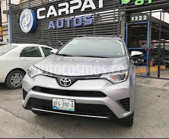 foto Toyota RAV4 XLE 4WD usado (2017) color Plata precio $324,000