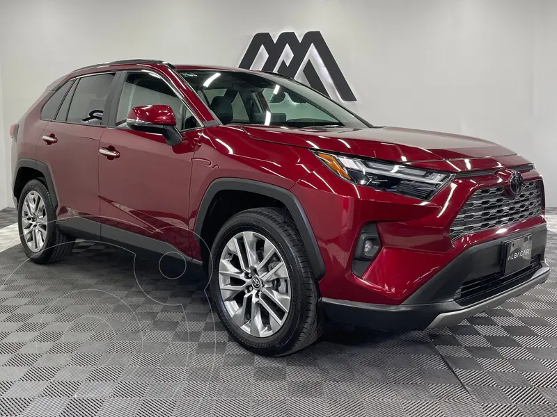 Foto Toyota RAV4 Limited usado (2024) color Rojo precio $629,999