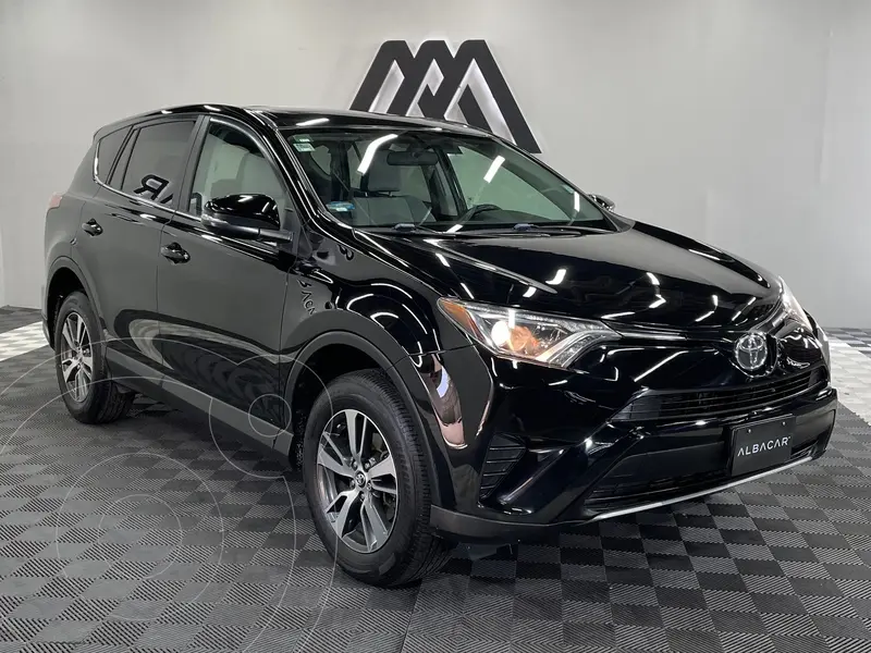 Foto Toyota RAV4 XLE Plus 4WD usado (2018) color Negro precio $319,999