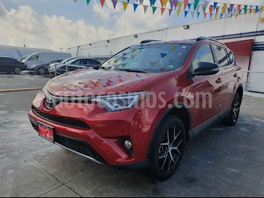Foto venta Auto usado Toyota RAV4 SE 4WD (2017) color Rojo precio $399,000
