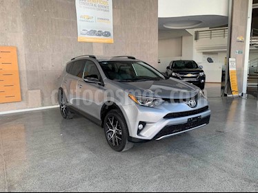 Foto Toyota RAV4 SE 4WD usado (2017) color Plata precio $379,000
