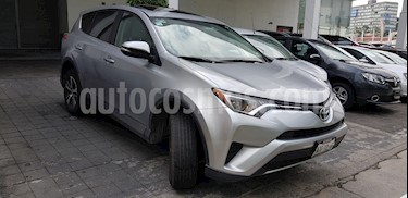 foto Toyota RAV4 XLE 4WD usado (2016) color Plata precio $305,000