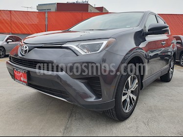 foto Toyota RAV4 XLE usado (2018) color Gris precio $385,000