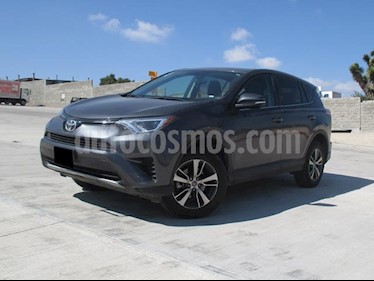 foto Toyota RAV4 XLE usado (2018) color Gris Metálico precio $360,000