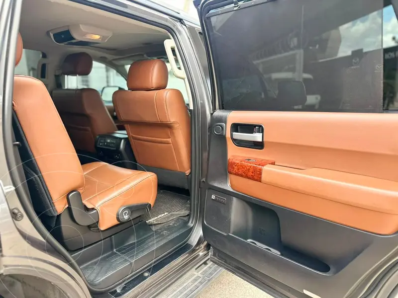 toyota sequoia