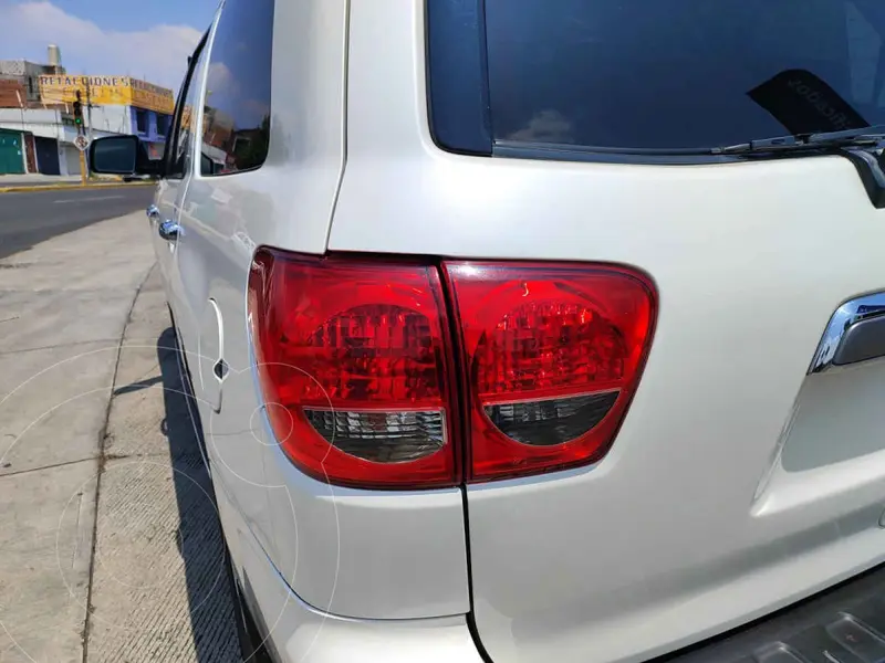 toyota sequoia