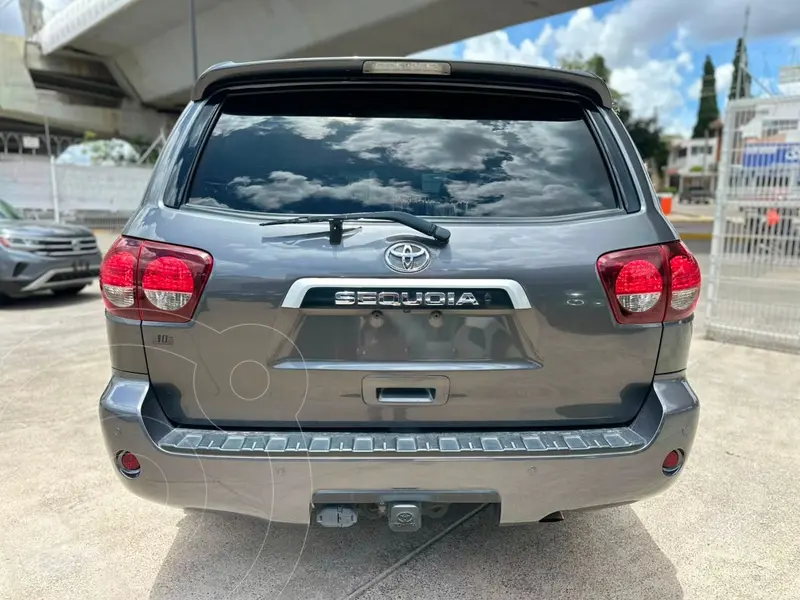 toyota sequoia