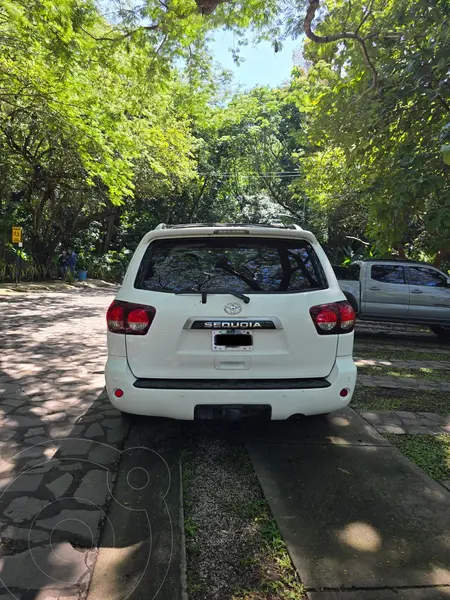 toyota sequoia