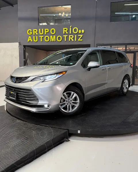 Foto Toyota Sienna HEV Limited usado (2022) color Gris financiado en mensualidades(enganche $96,162 mensualidades desde $20,274)