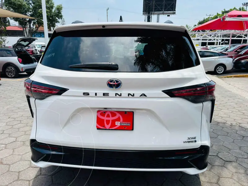 toyota sienna-hev