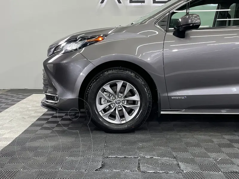 toyota sienna-hev