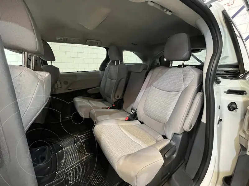 toyota sienna-hev