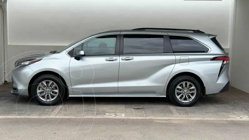 toyota sienna-hev