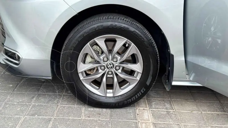 toyota sienna-hev