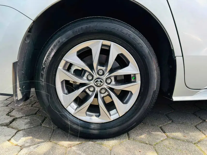 toyota sienna-hev