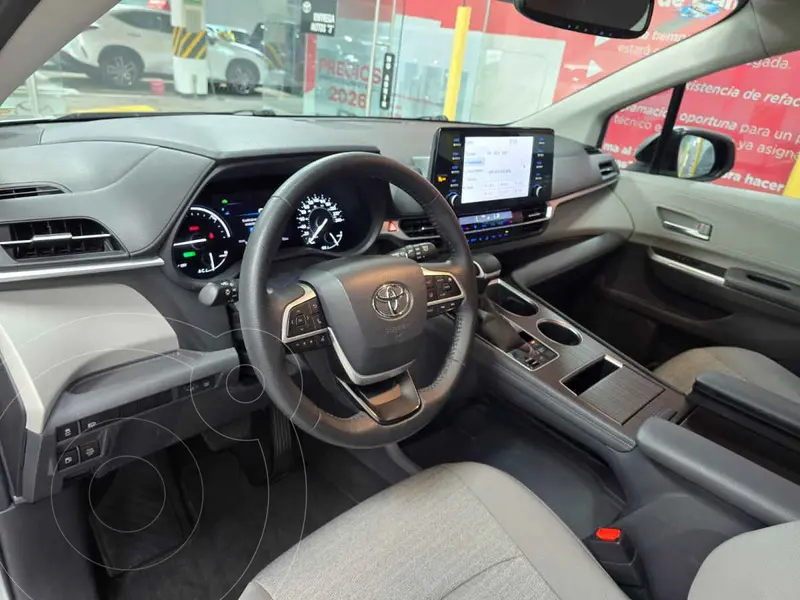 toyota sienna-hev