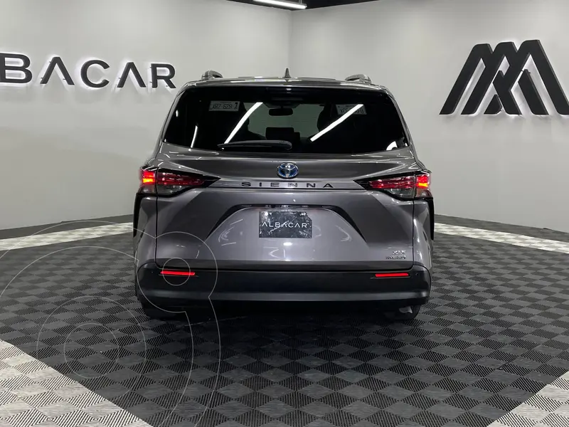 toyota sienna-hev