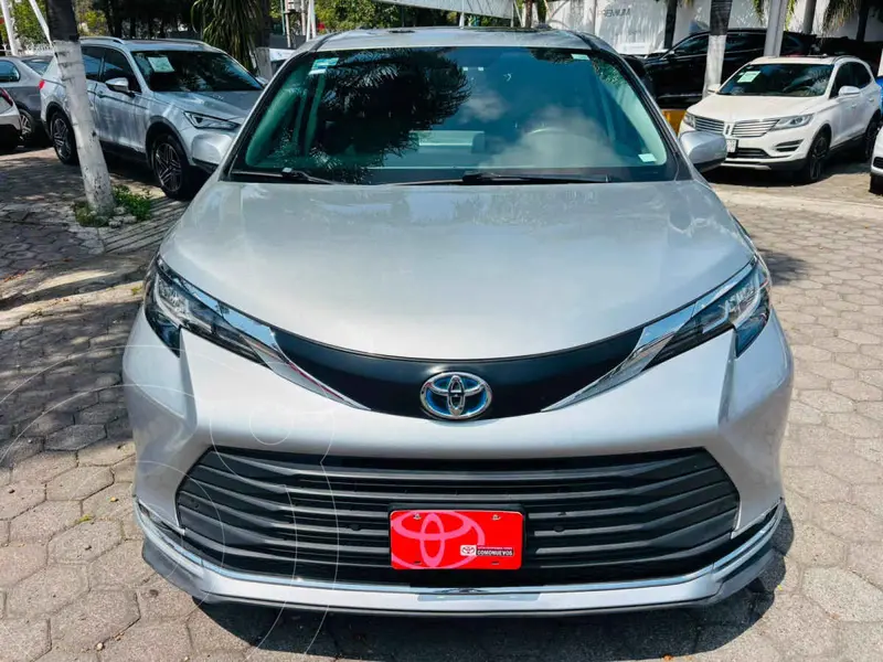 toyota sienna-hev