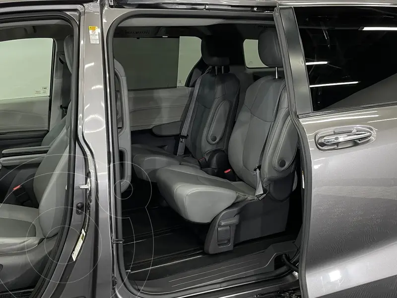 toyota sienna-hev