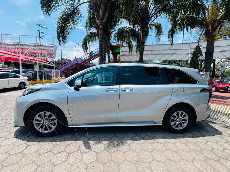 toyota sienna-hev