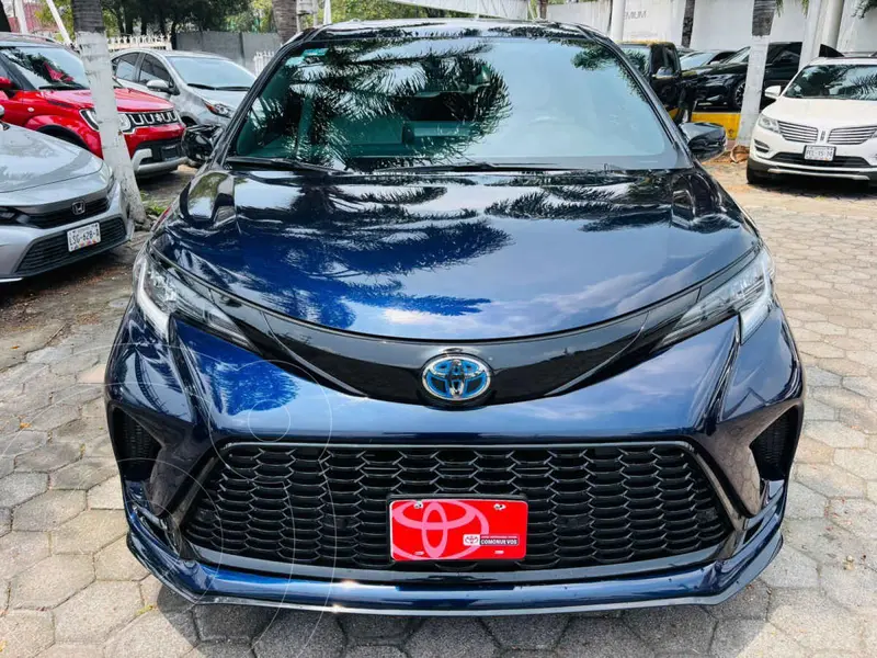 toyota sienna-hev