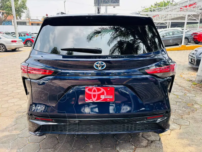 toyota sienna-hev