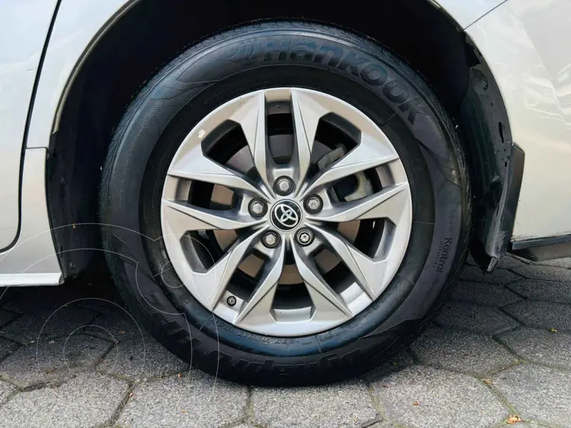 toyota sienna-hev