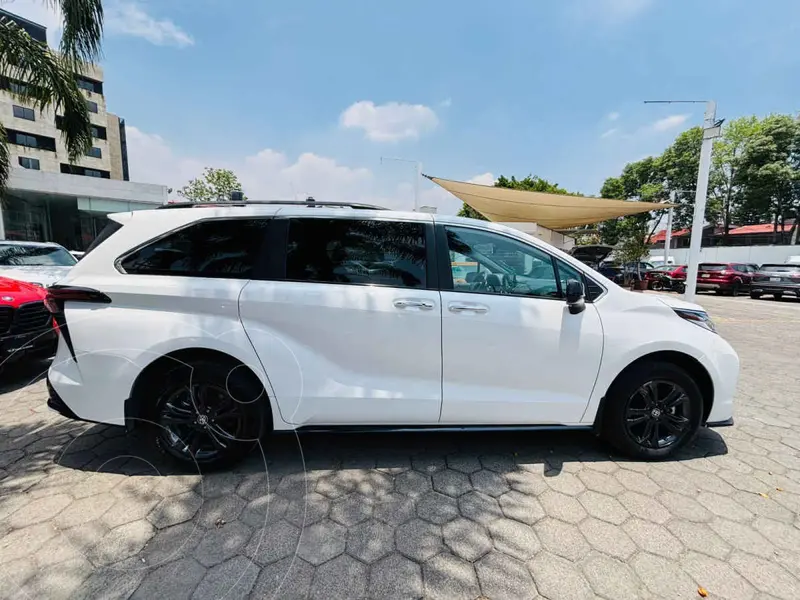 toyota sienna-hev