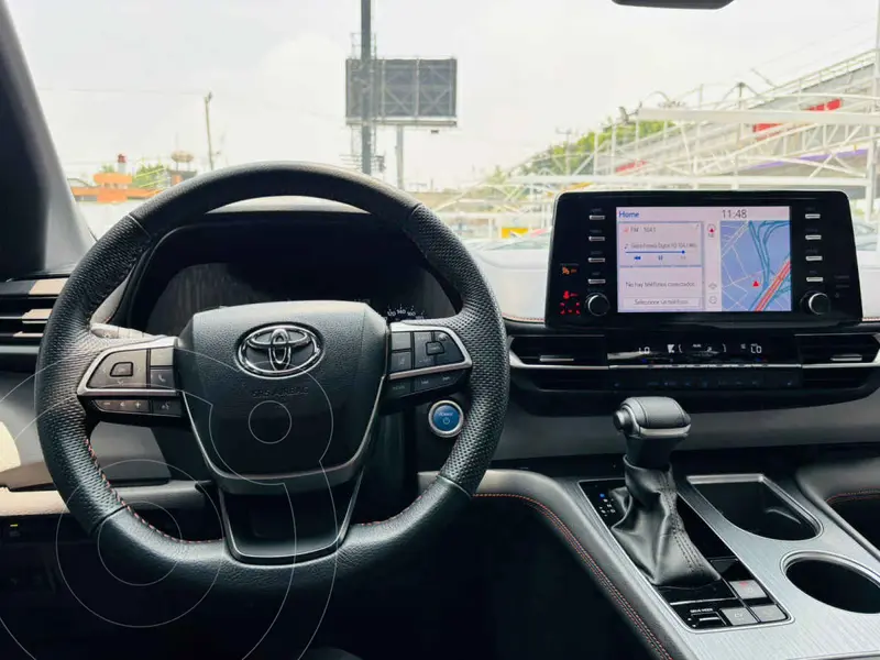 toyota sienna-hev