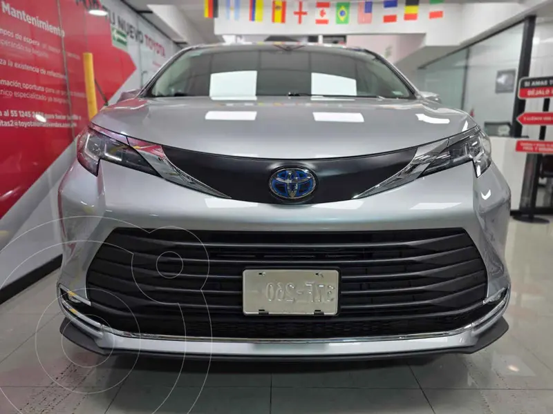 toyota sienna-hev