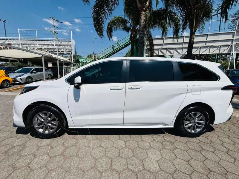toyota sienna-hev