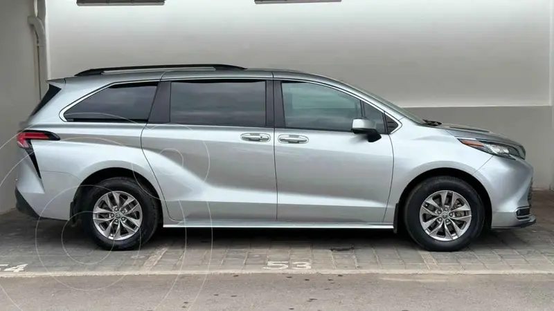toyota sienna-hev