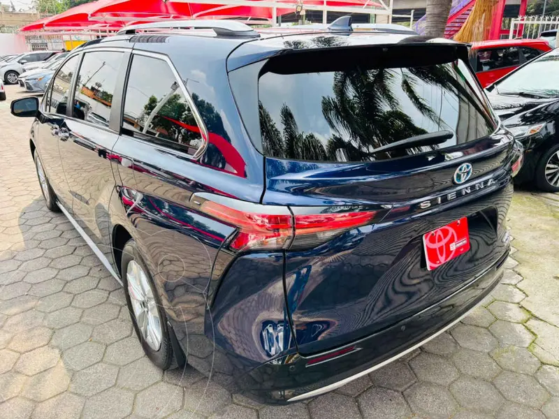 toyota sienna-hev