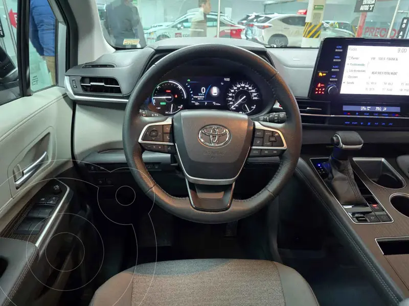 toyota sienna-hev