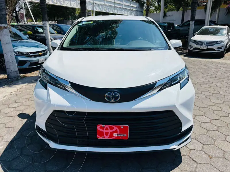 toyota sienna-hev