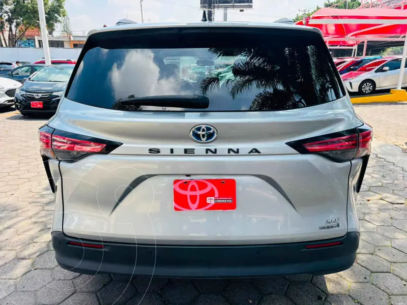 toyota sienna-hev