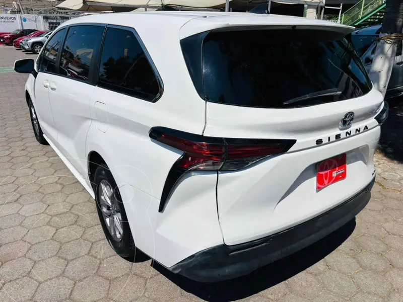 toyota sienna-hev