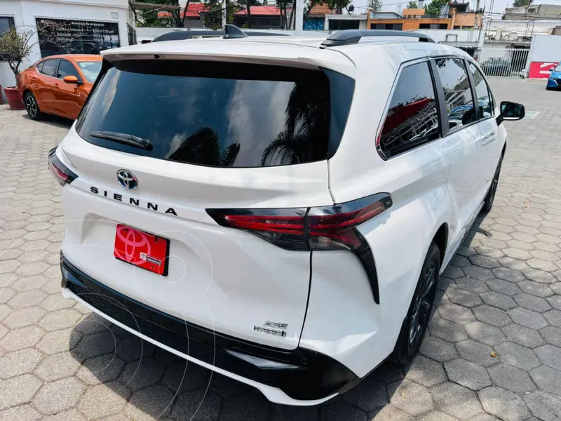 toyota sienna-hev
