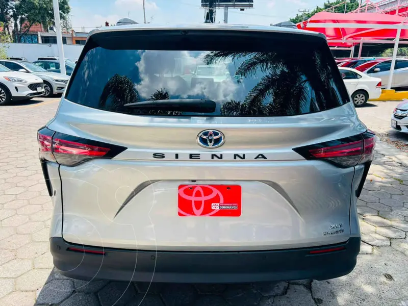 toyota sienna-hev