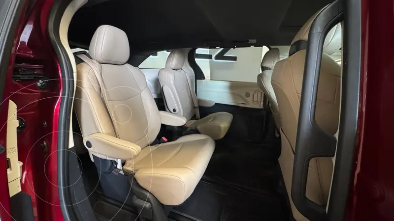 toyota sienna-hev