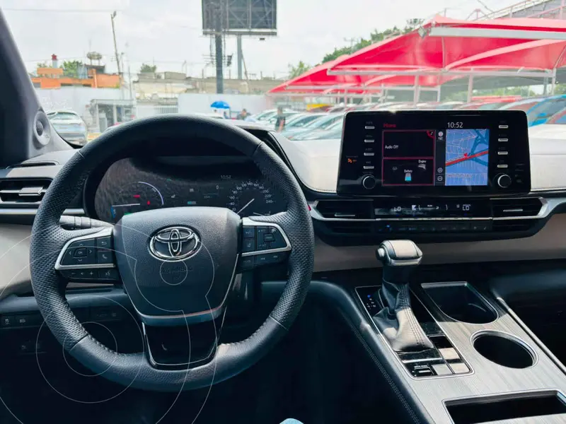 toyota sienna-hev