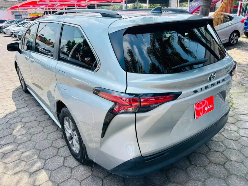 toyota sienna-hev