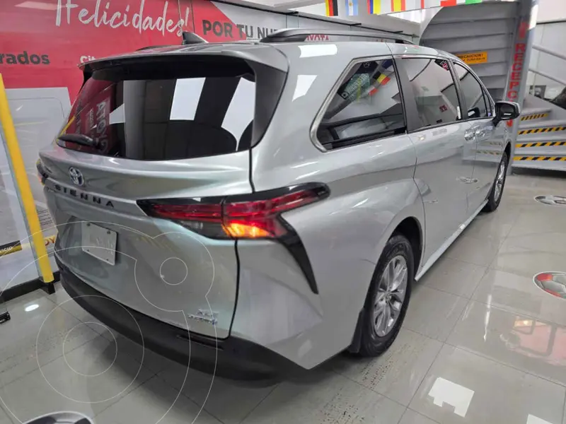 toyota sienna-hev