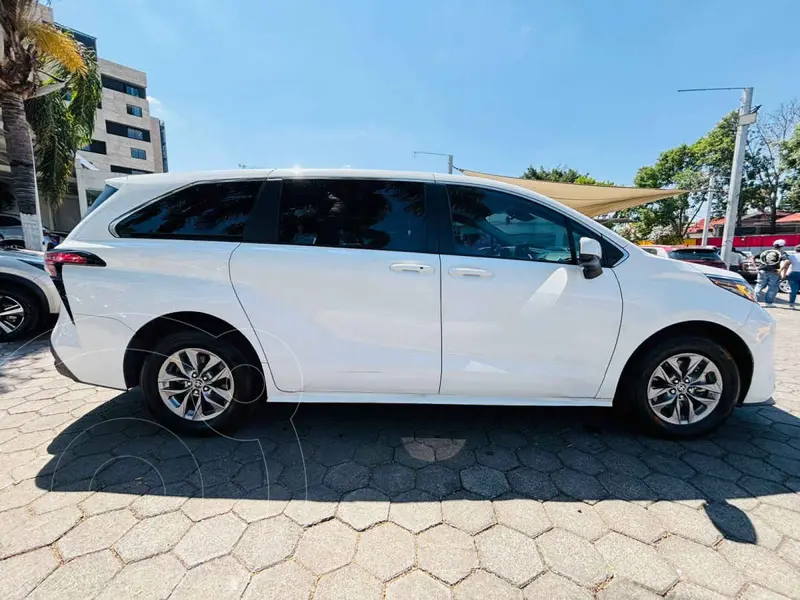 toyota sienna-hev